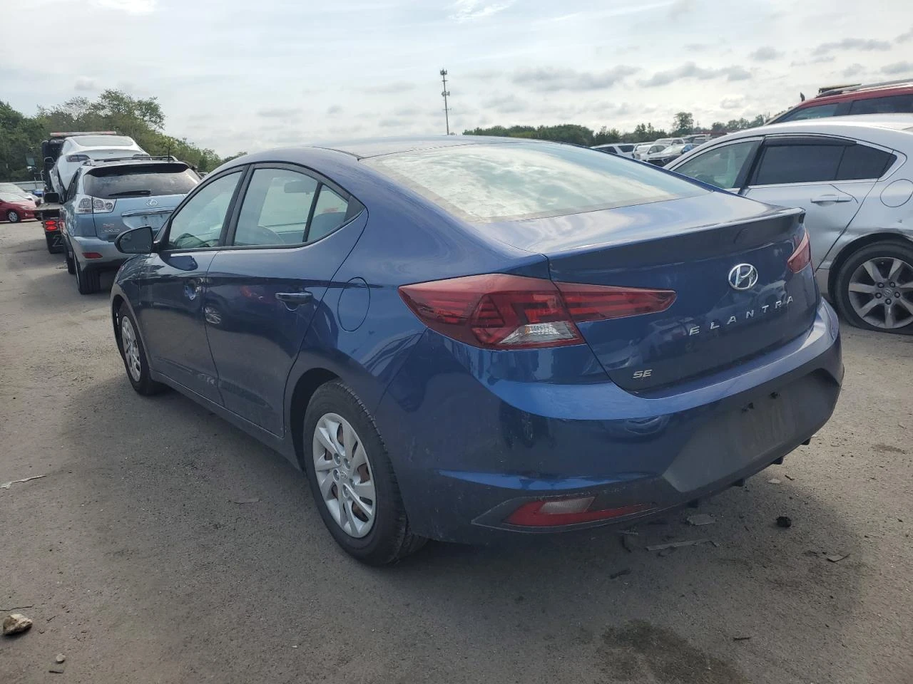 Hyundai Elantra 2.0* SE - изображение 6
