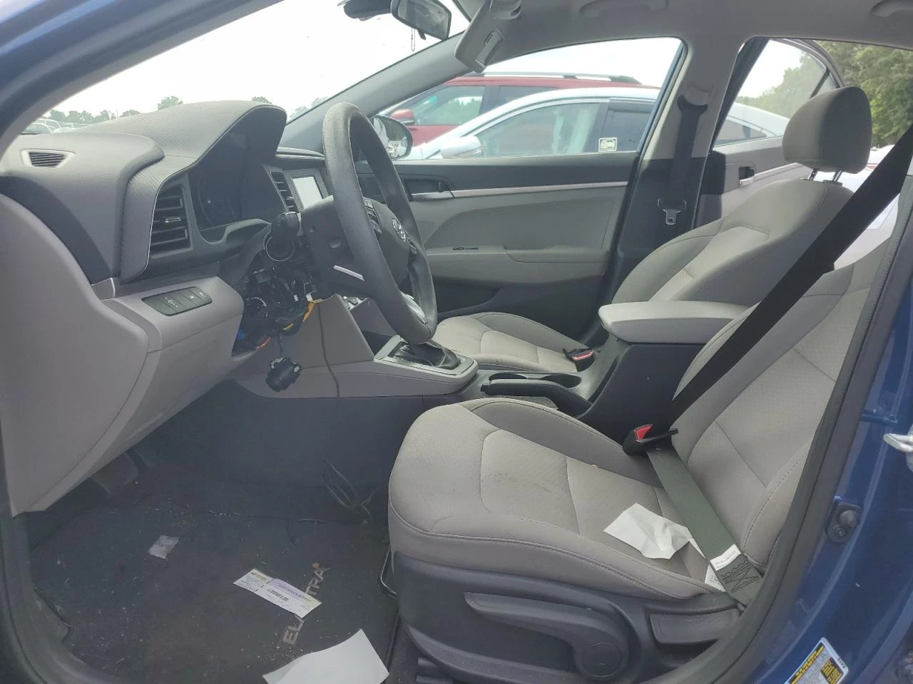 Hyundai Elantra 2.0* SE - изображение 8