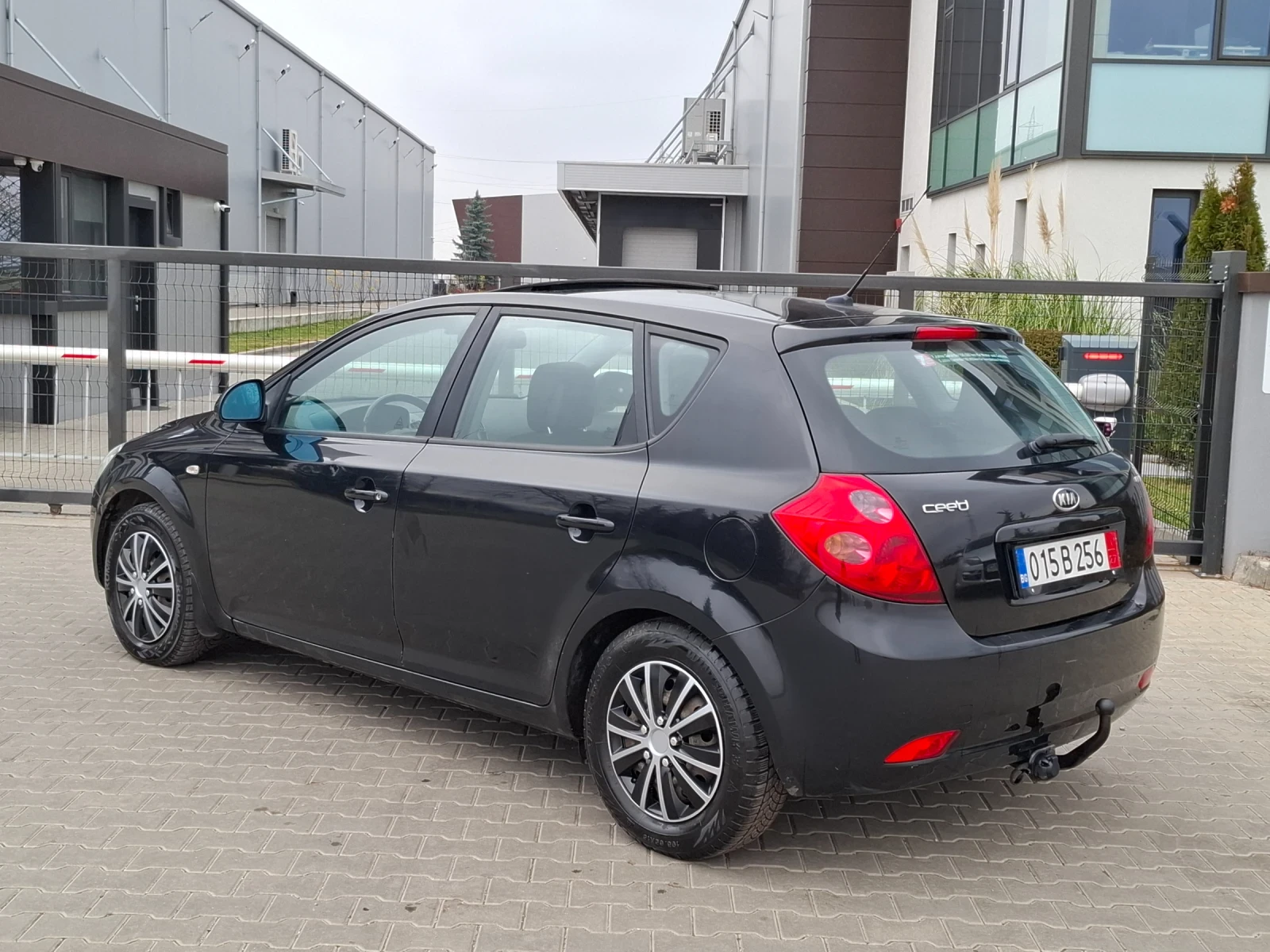 Kia Ceed 1.6CRDI* (90��)* * K����������* * HOB BHOC* *  | Mobile.bg � ����������� 12