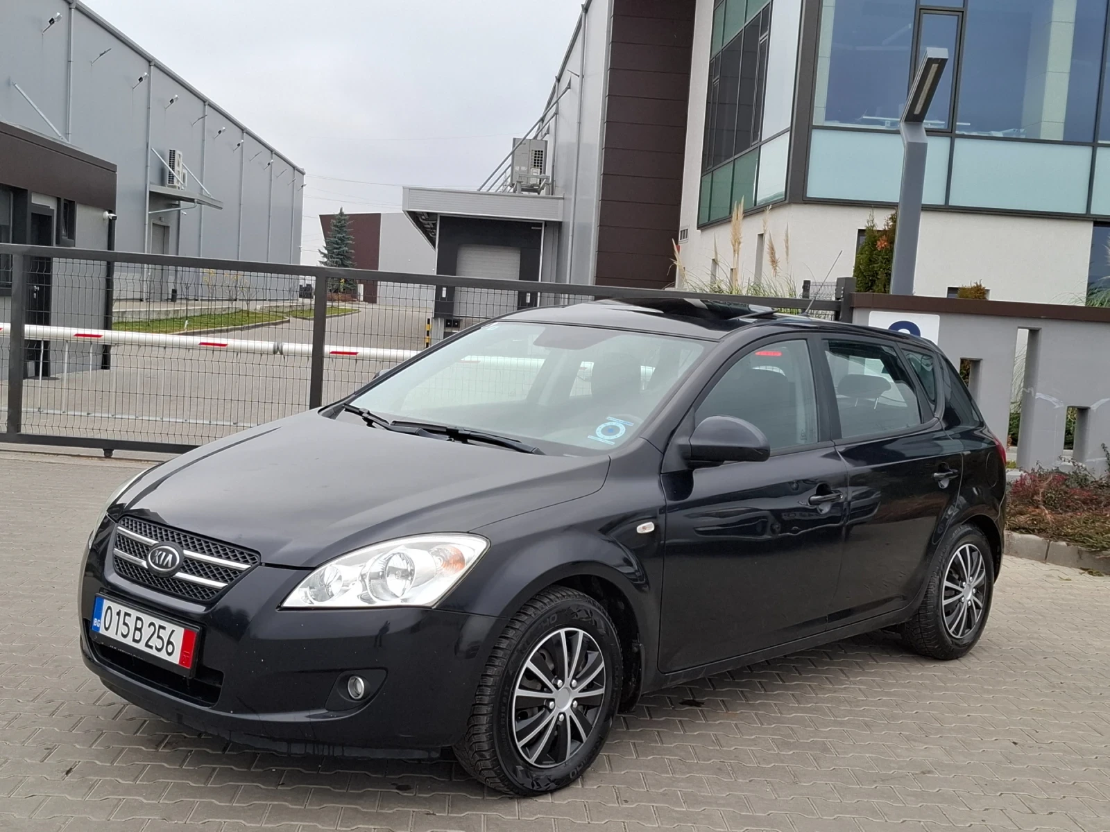 Kia Ceed 1.6CRDI* (90��)* * K����������* * HOB BHOC* *  | Mobile.bg � ����������� 11