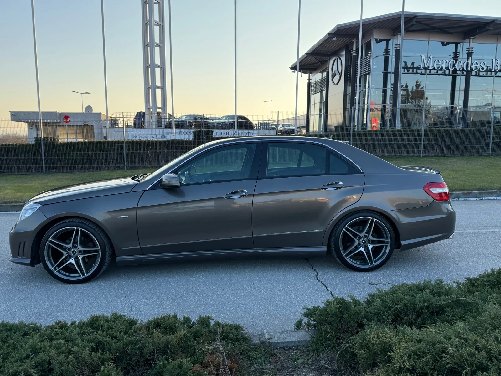 Mercedes-Benz E 200 ///AMG - изображение 7