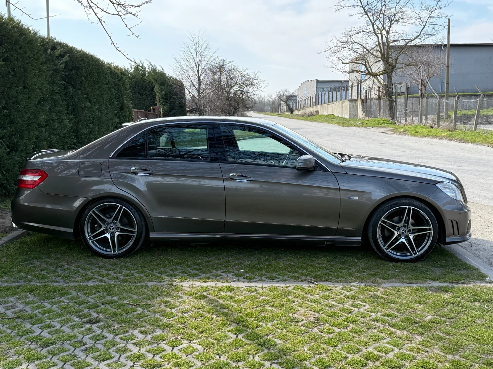 Mercedes-Benz E 200 ///AMG - изображение 6