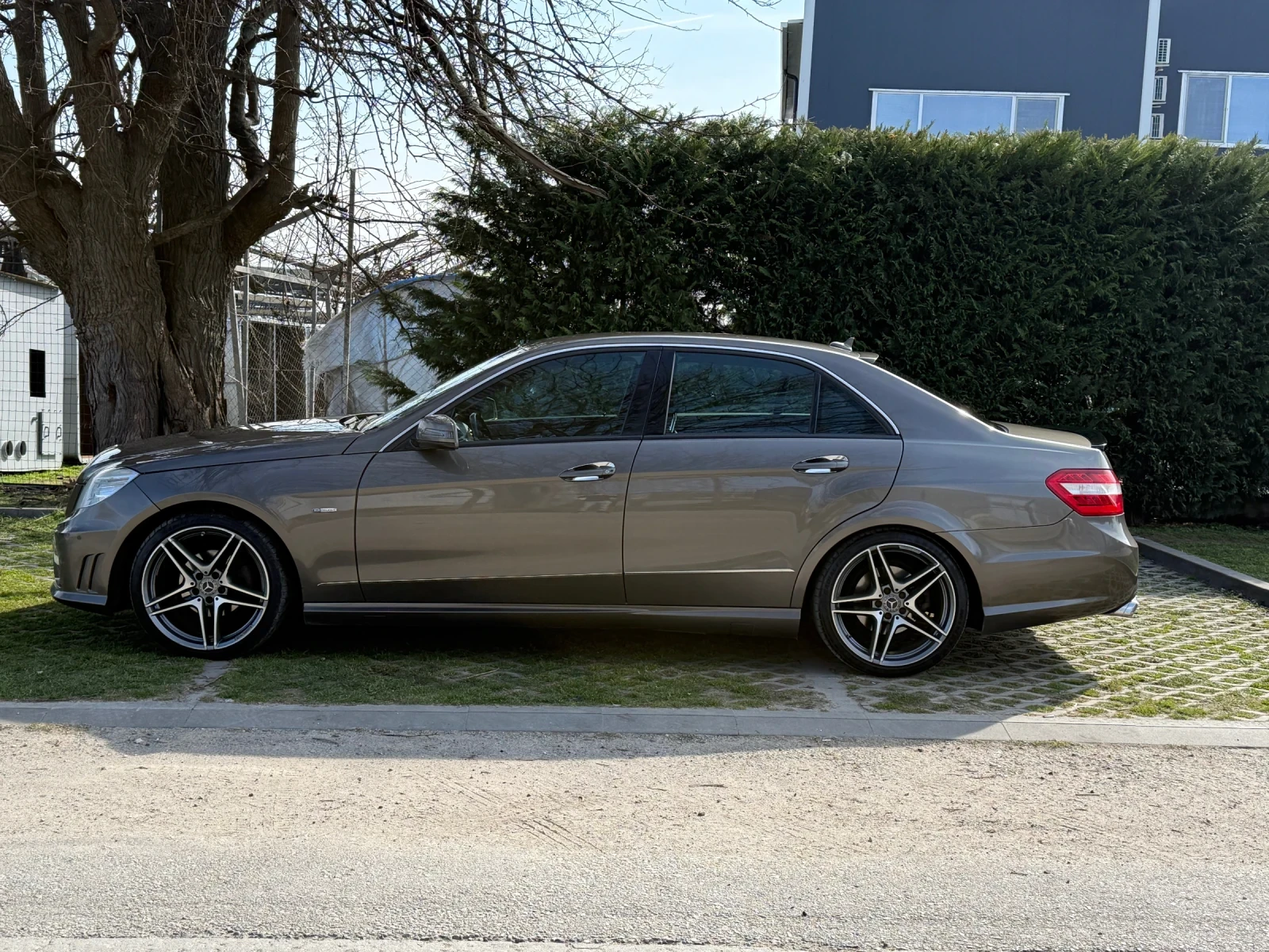 Mercedes-Benz E 200 ///AMG - изображение 8