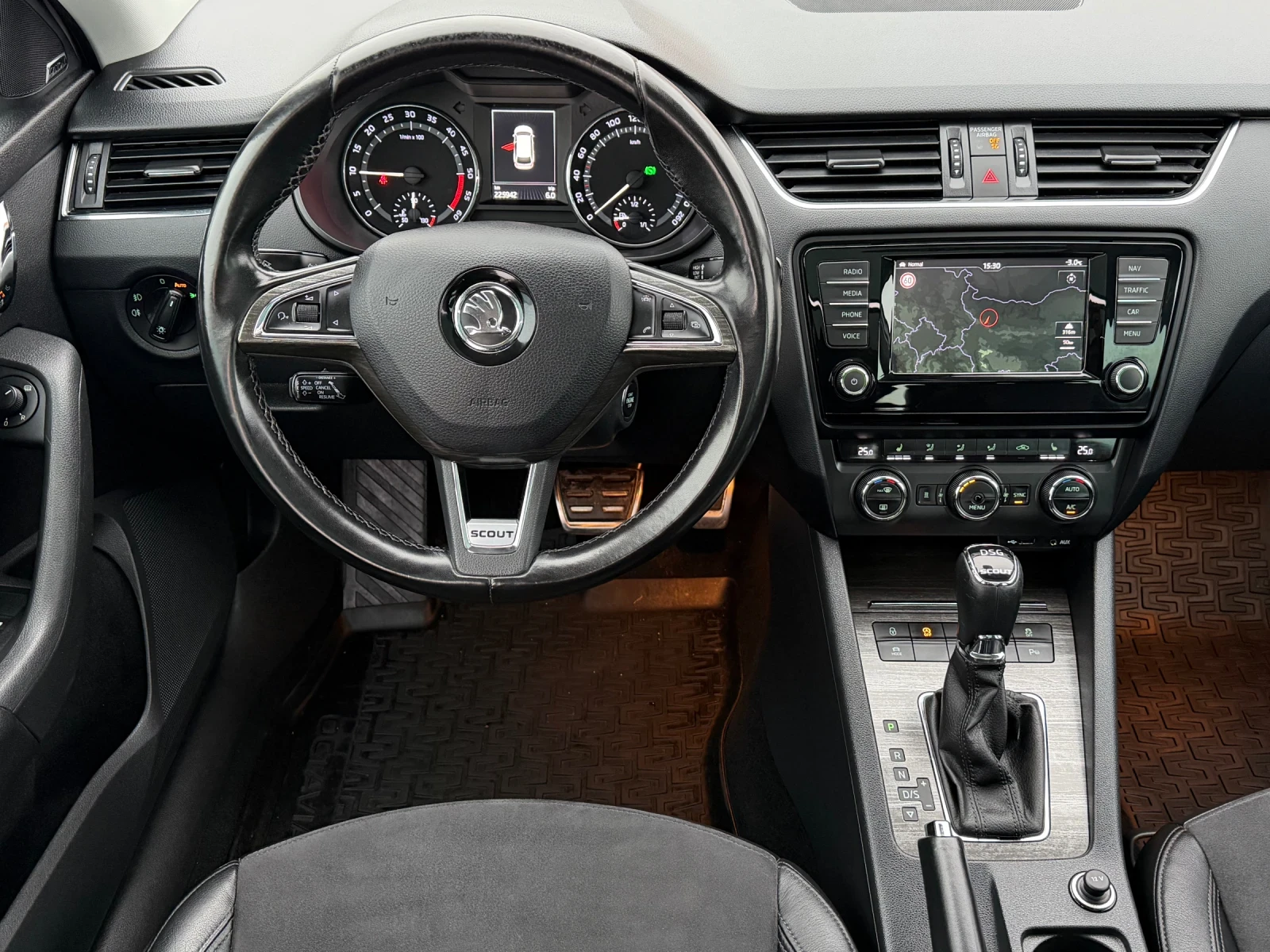 Skoda Octavia SCOUT 2.0TDi 184�� * ���������* * ��������* * DSG* | Mobile.bg � ����������� 11