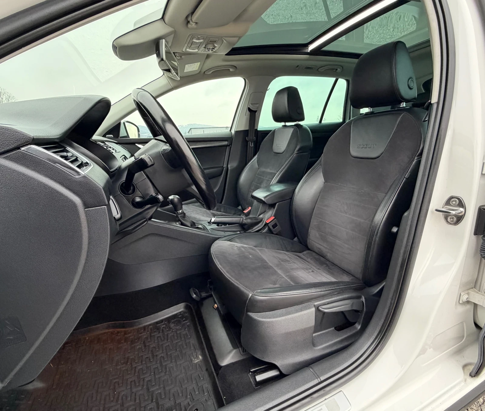 Skoda Octavia SCOUT 2.0TDi 184�� * ���������* * ��������* * DSG* | Mobile.bg � ����������� 12