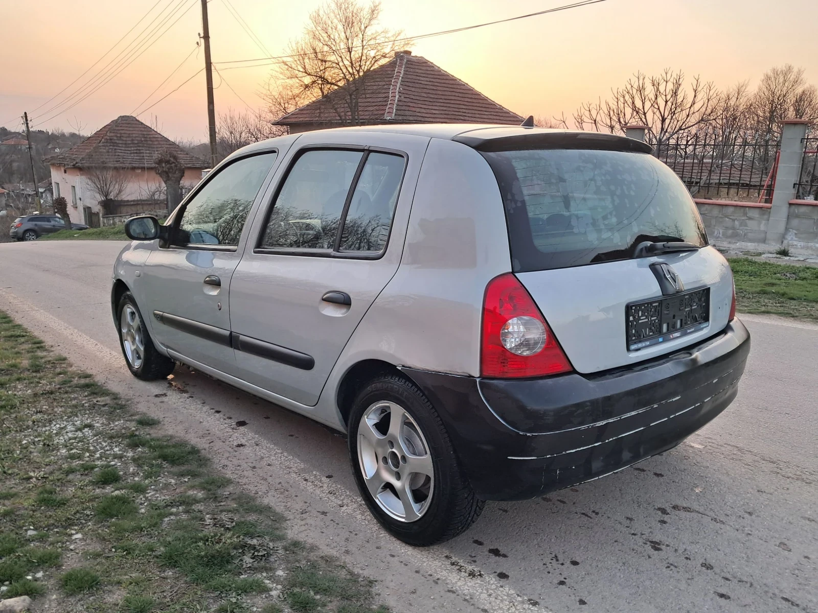 Renault Clio 1.5 DCI климатик, снимка 3 - Автомобили и джипове - 53866884