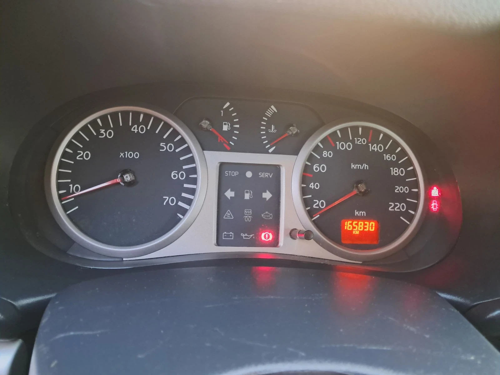 Renault Clio 1.5 DCI климатик, снимка 8 - Автомобили и джипове - 53866884