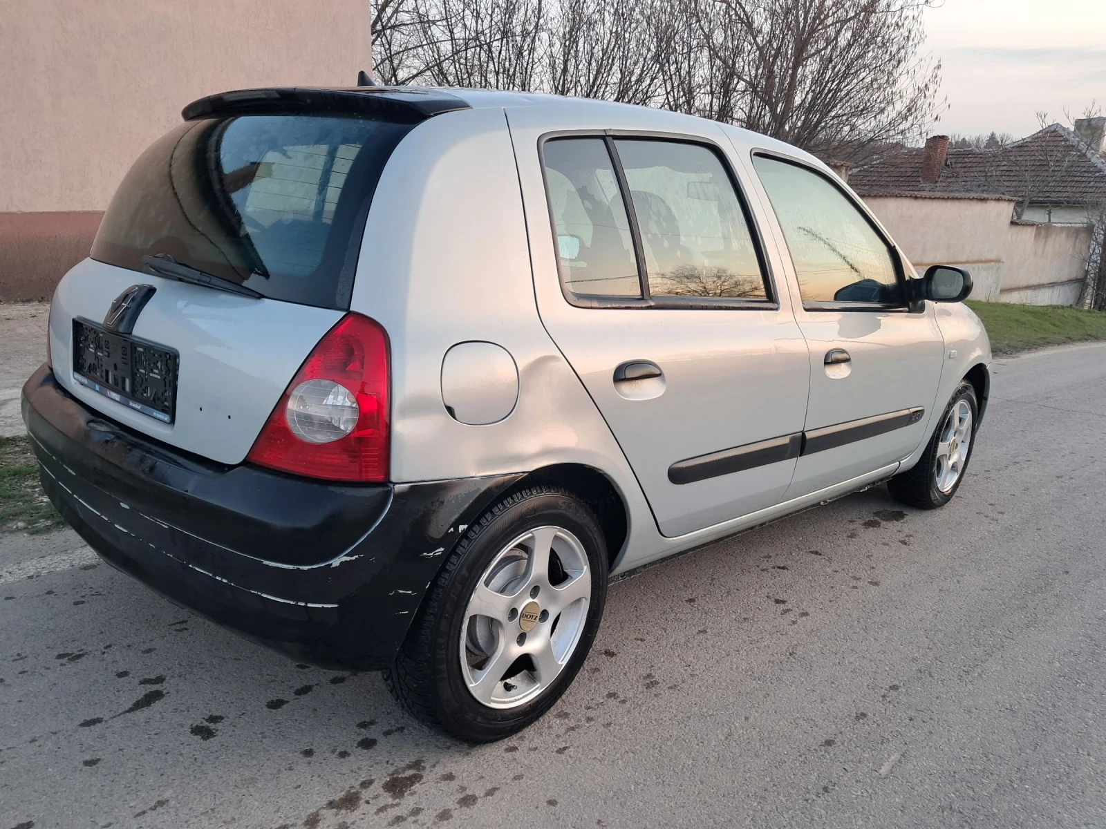 Renault Clio 1.5 DCI климатик, снимка 4 - Автомобили и джипове - 53866884