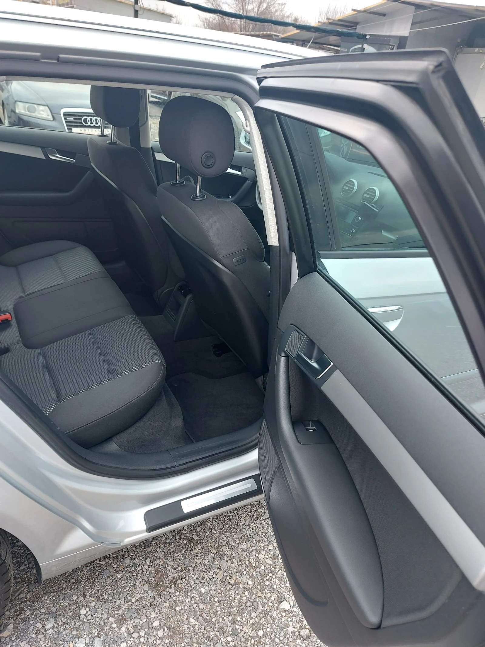 Audi A3 Quattro 1.8 -160 Kc -TFSI-6 скорости. Нави. Парктр, снимка 12 - Автомобили и джипове - 53963456