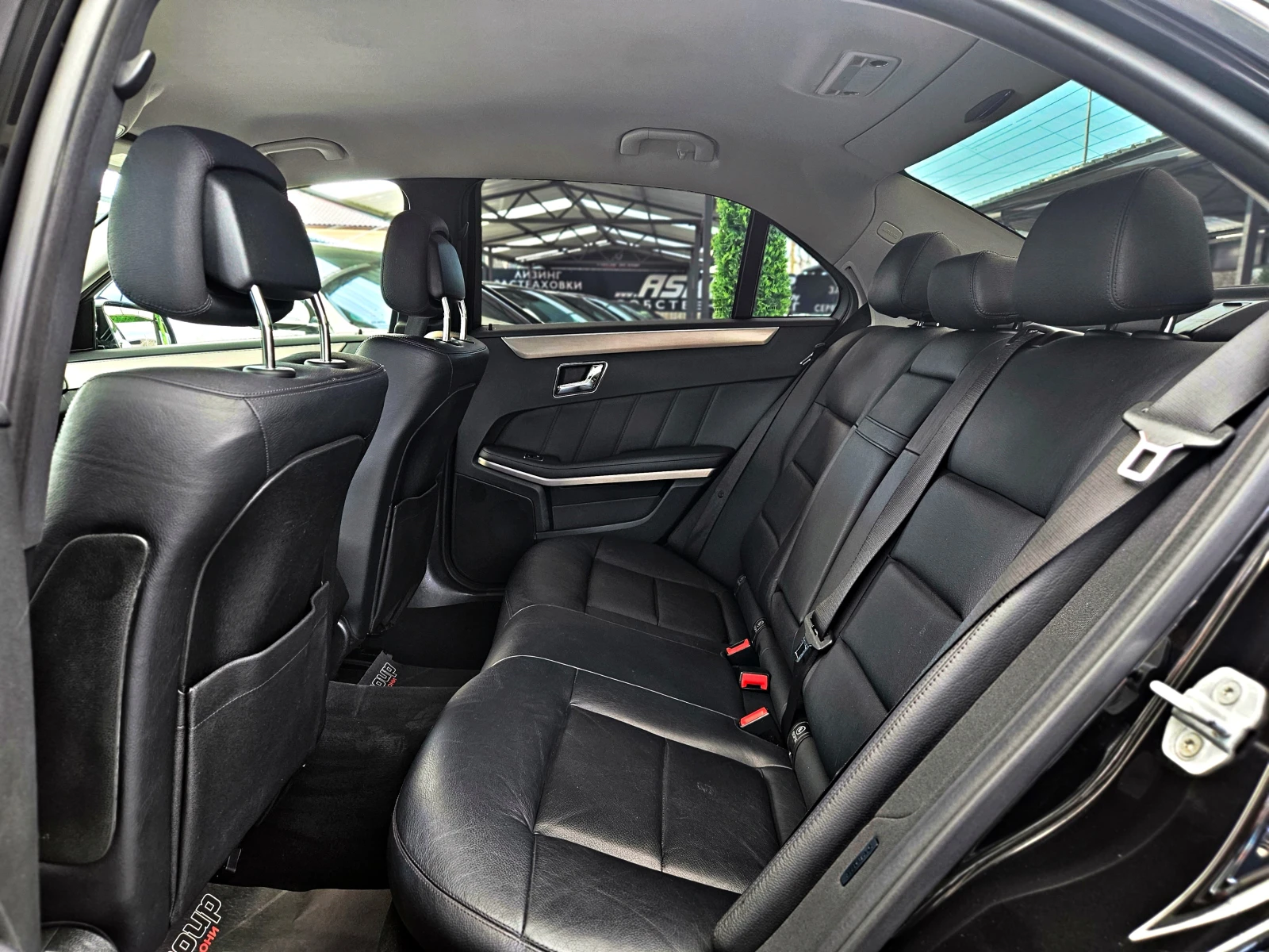 Mercedes-Benz E 350 AMG/4MATIC/GERMANY/AIR/ПОДГРЕВ/MEMORY/AMBIENT/LIZ, снимка 16 - Автомобили и джипове - 54125920