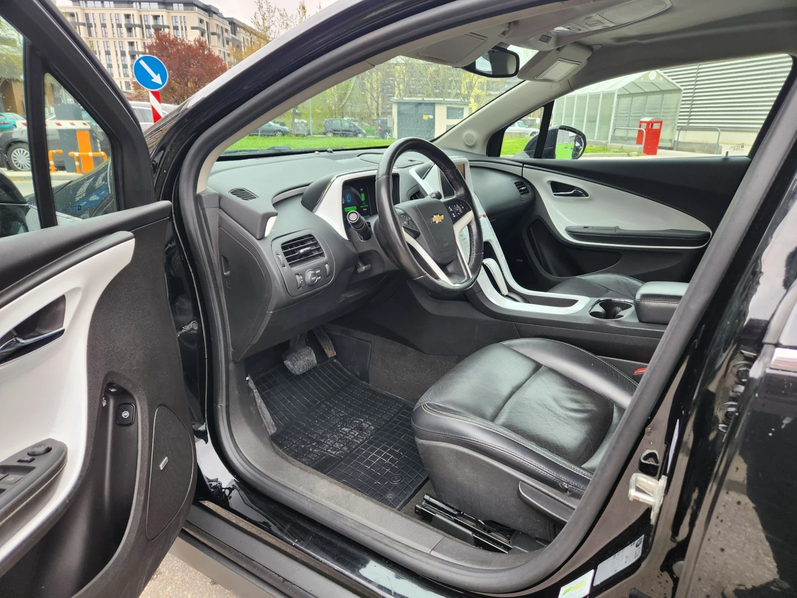 Chevrolet Volt Premium REX, снимка 8 - Автомобили и джипове - 54168669