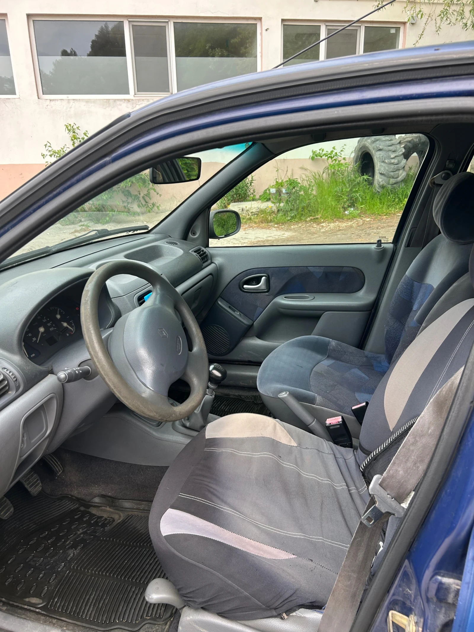 Renault Clio, снимка 9 - Автомобили и джипове - 54526786