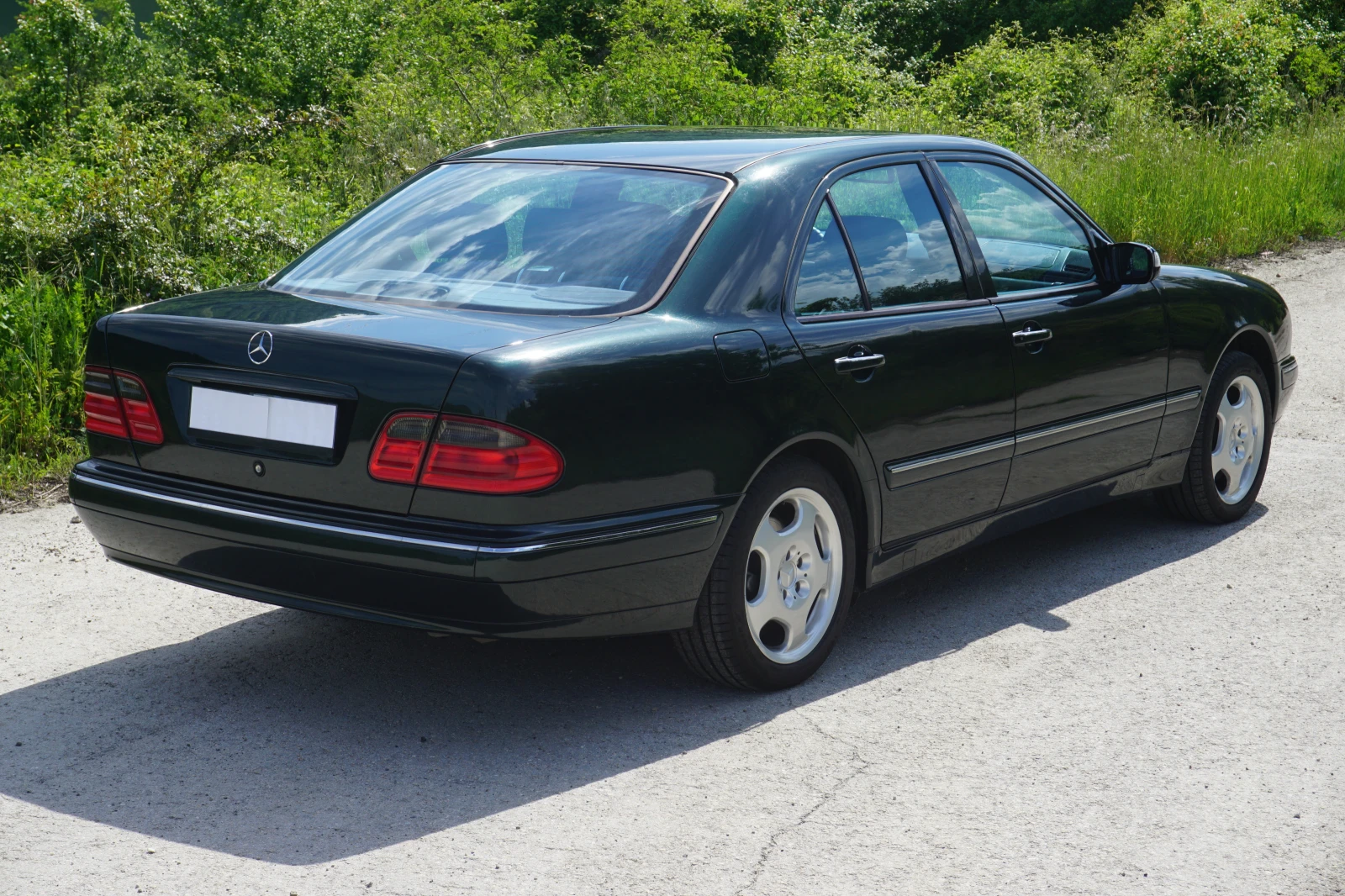 Mercedes-Benz E 430 4MATIC, снимка 3 - Автомобили и джипове - 54660086