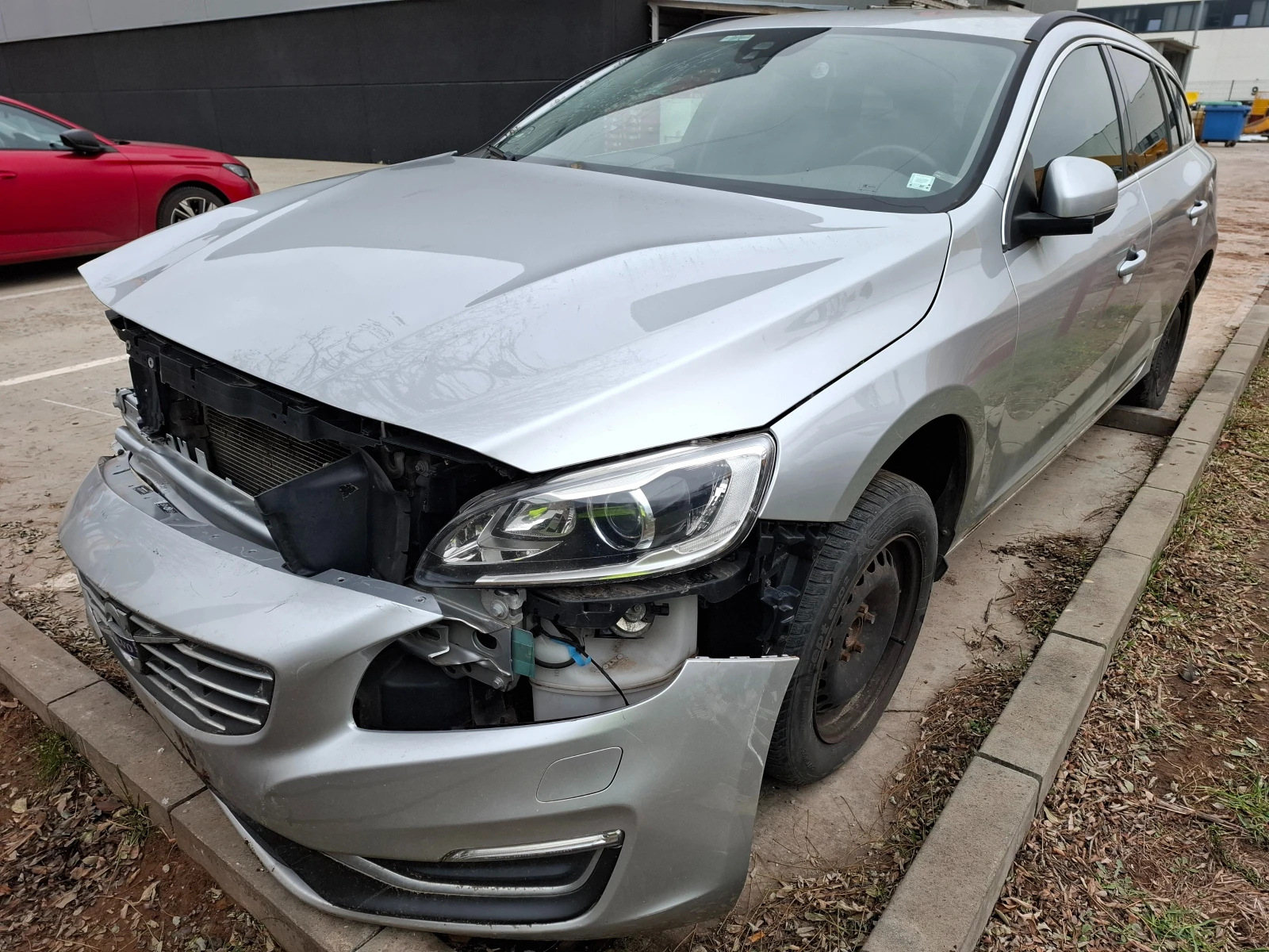 Volvo V60, снимка 3 - Автомобили и джипове - 55836630