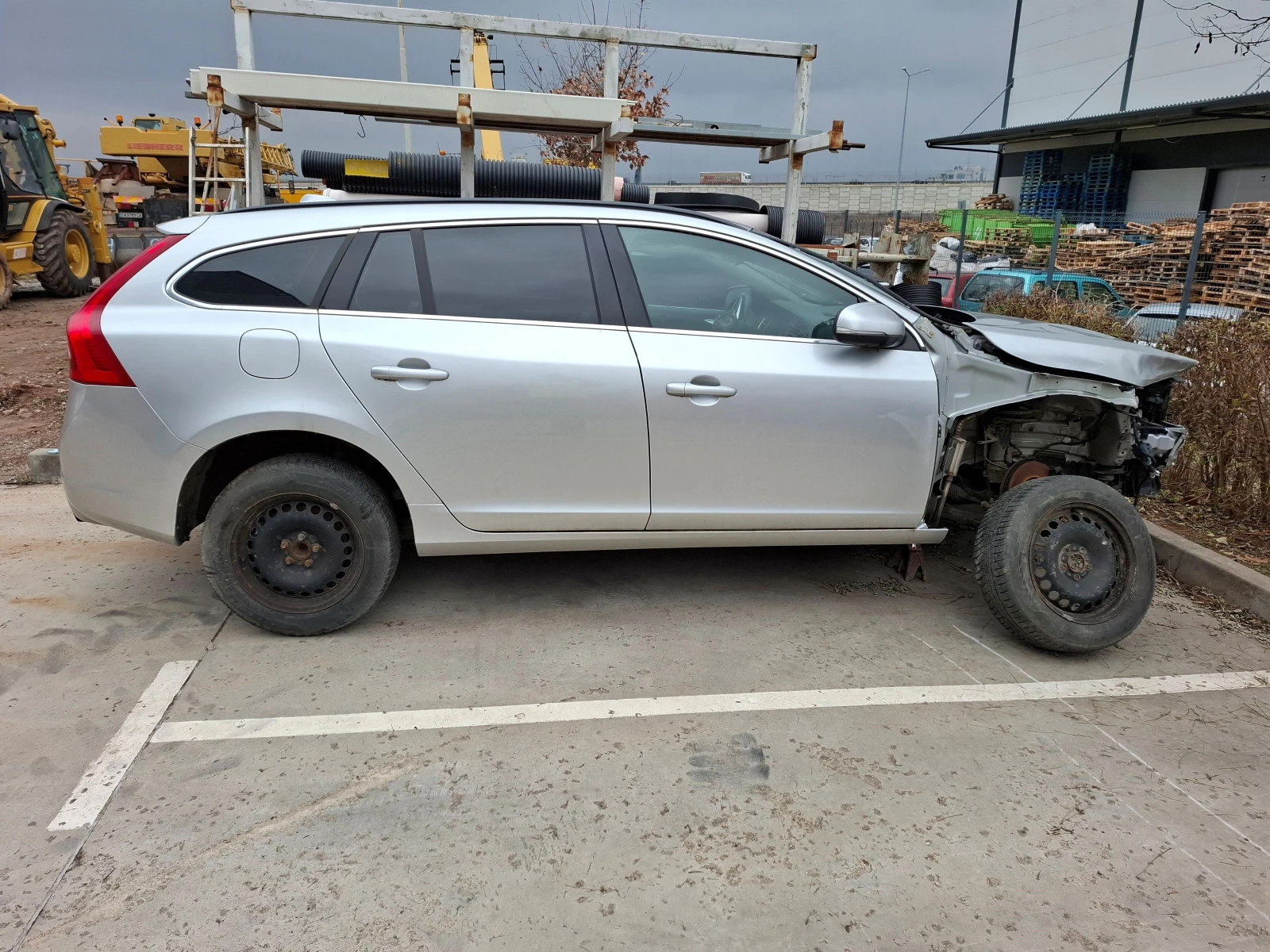 Volvo V60, снимка 4 - Автомобили и джипове - 55836630