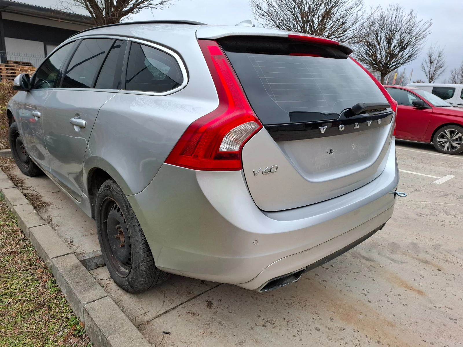 Volvo V60, снимка 6 - Автомобили и джипове - 55836630