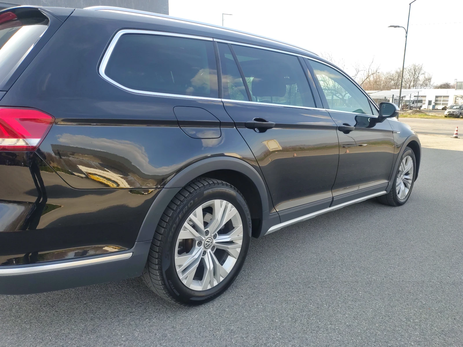 VW Passat 2.0 TDI 190ks. 4x4 Alltrack/Панорама/Масаж/Подгрев, снимка 5 - Автомобили и джипове - 55935970
