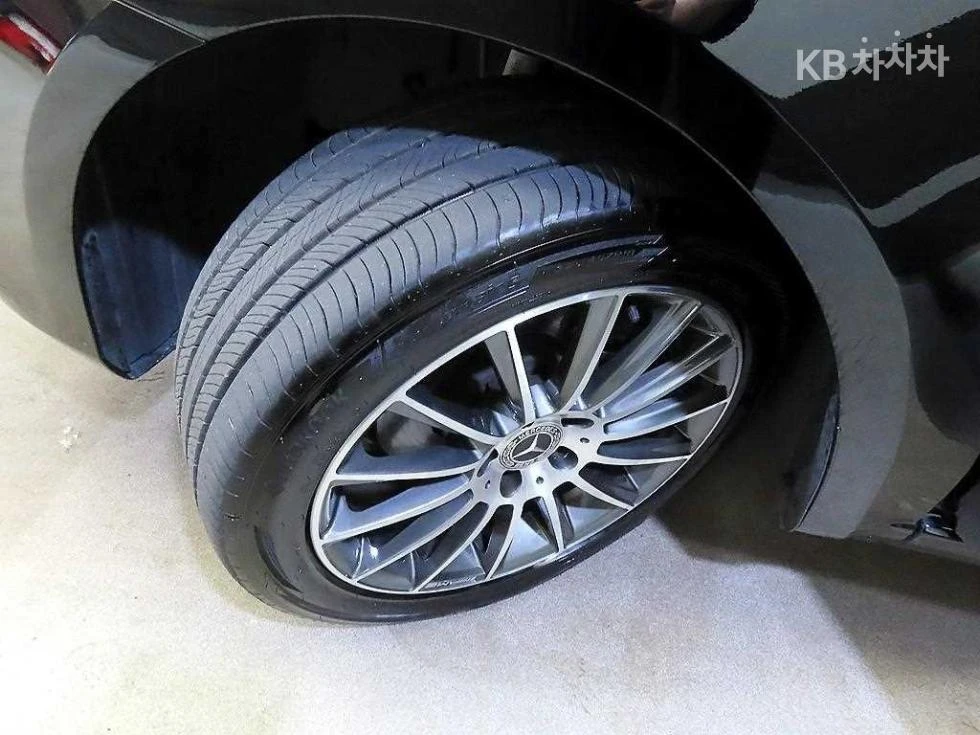 Mercedes-Benz V 300 * FIRST CLASS* ULTRA LUXURY * КРАЙНА ЦЕНА* , снимка 16 - Автомобили и джипове - 56136459