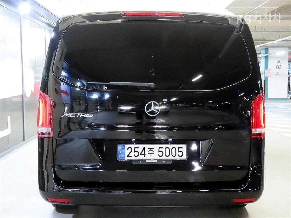 Mercedes-Benz V 300 * FIRST CLASS* ULTRA LUXURY * КРАЙНА ЦЕНА* , снимка 4 - Автомобили и джипове - 56136459