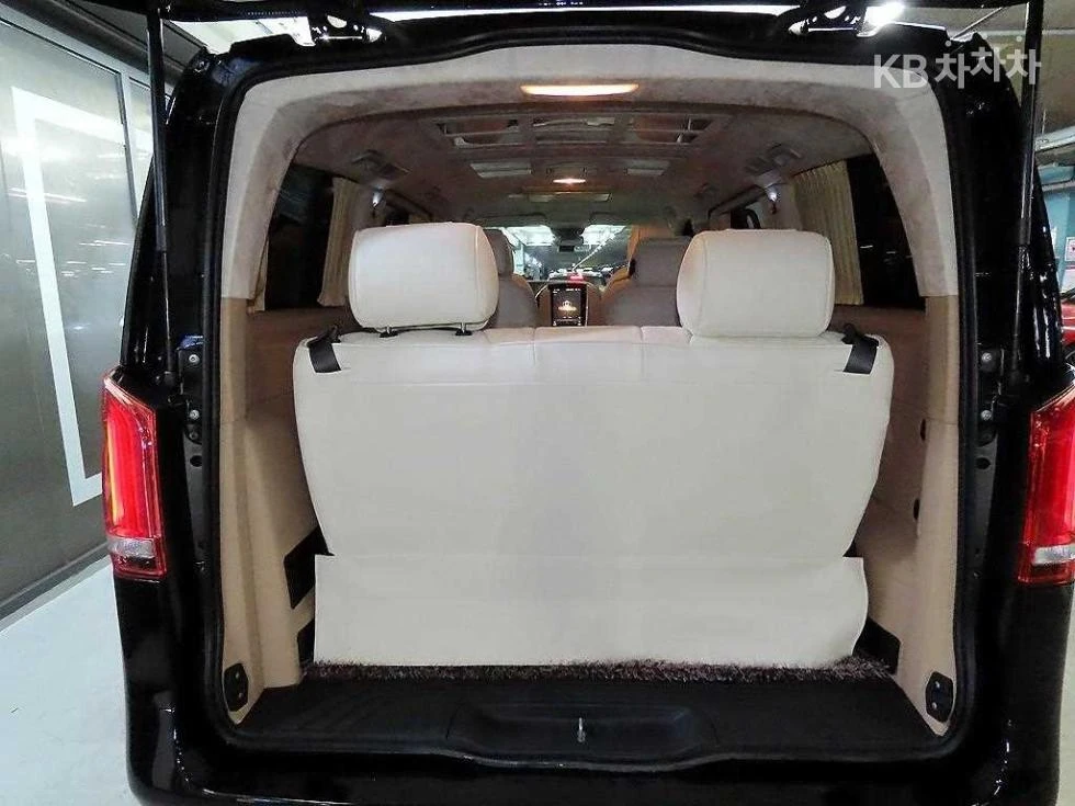 Mercedes-Benz V 300 * FIRST CLASS* ULTRA LUXURY * КРАЙНА ЦЕНА* , снимка 14 - Автомобили и джипове - 56136459
