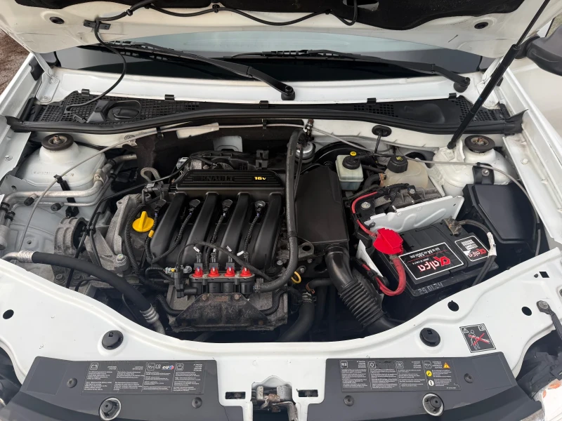 Dacia Duster 1.6i GAS ИТАЛИЯ, снимка 13 - Автомобили и джипове - 52487749