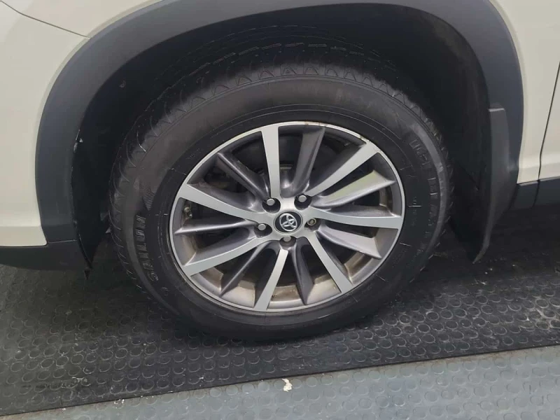 Toyota Highlander  XLE /CARFAX /Кожа/Нави/4х4/7 места, снимка 14 - Автомобили и джипове - 53560185