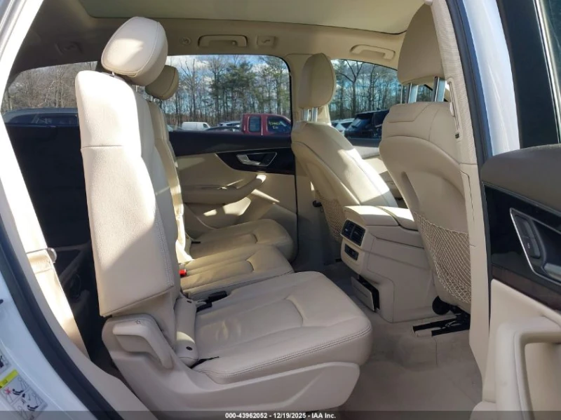 Audi Q7 3l 3.0T Premium, снимка 8 - Автомобили и джипове - 53578135