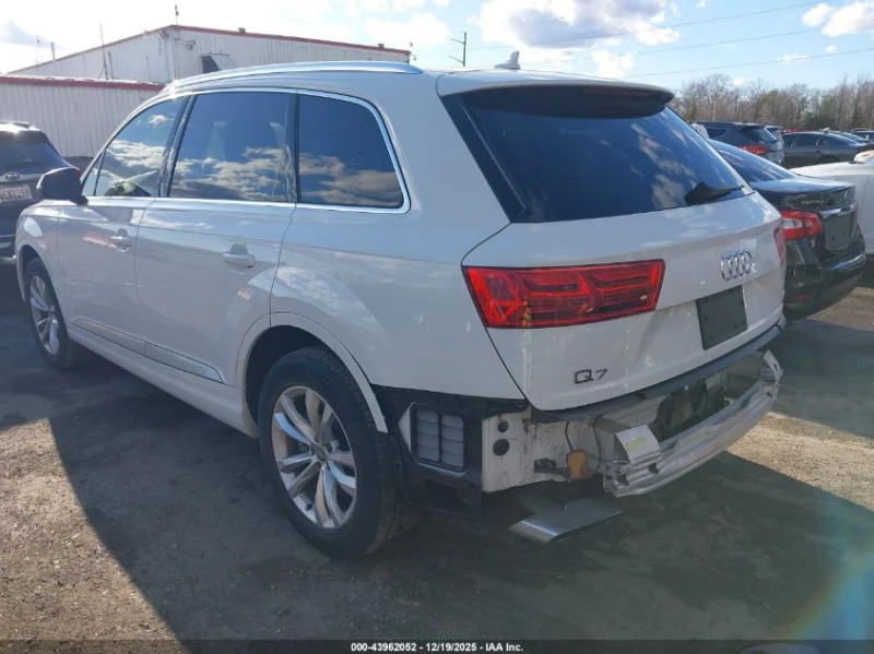 Audi Q7 3l 3.0T Premium, снимка 3 - Автомобили и джипове - 53578135