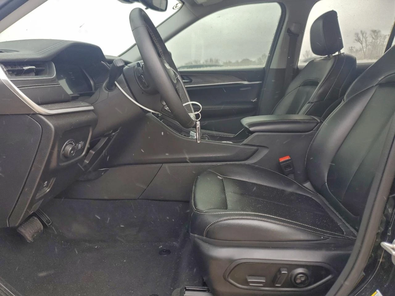 Jeep Grand cherokee LIMITED* AWD* ДИСТРОНИК* КОЖА* ПОДГРЕВИ* , снимка 7 - Автомобили и джипове - 53806153