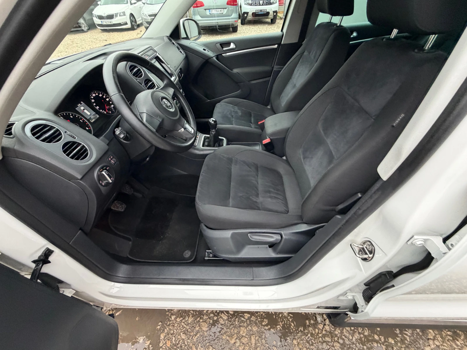 VW Tiguan 2.0TDI* NAVI* FACE* TOP* 165000KM, снимка 13 - Автомобили и джипове - 54070348