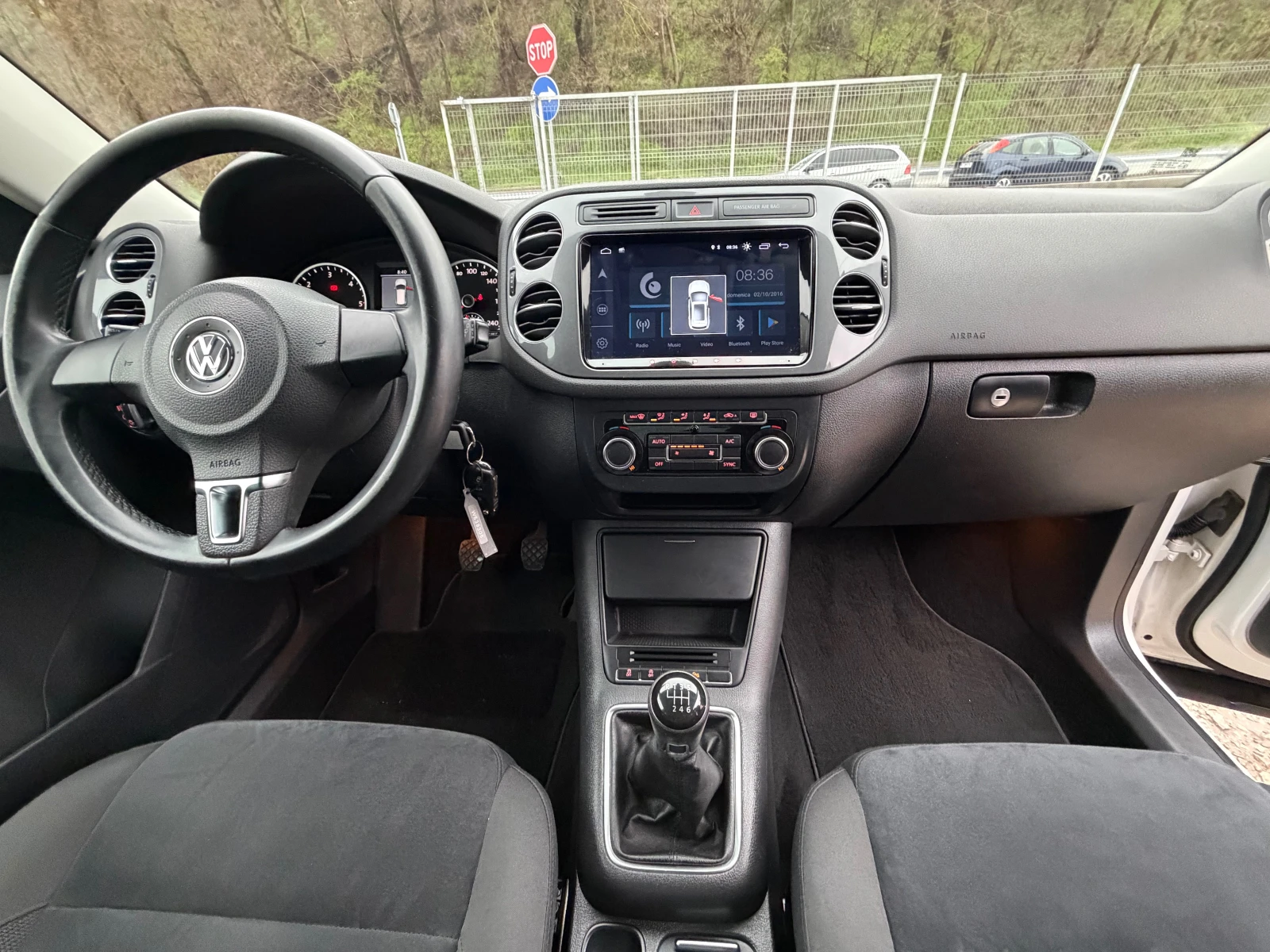 VW Tiguan 2.0TDI* NAVI* FACE* TOP* 165000KM, снимка 12 - Автомобили и джипове - 54070348