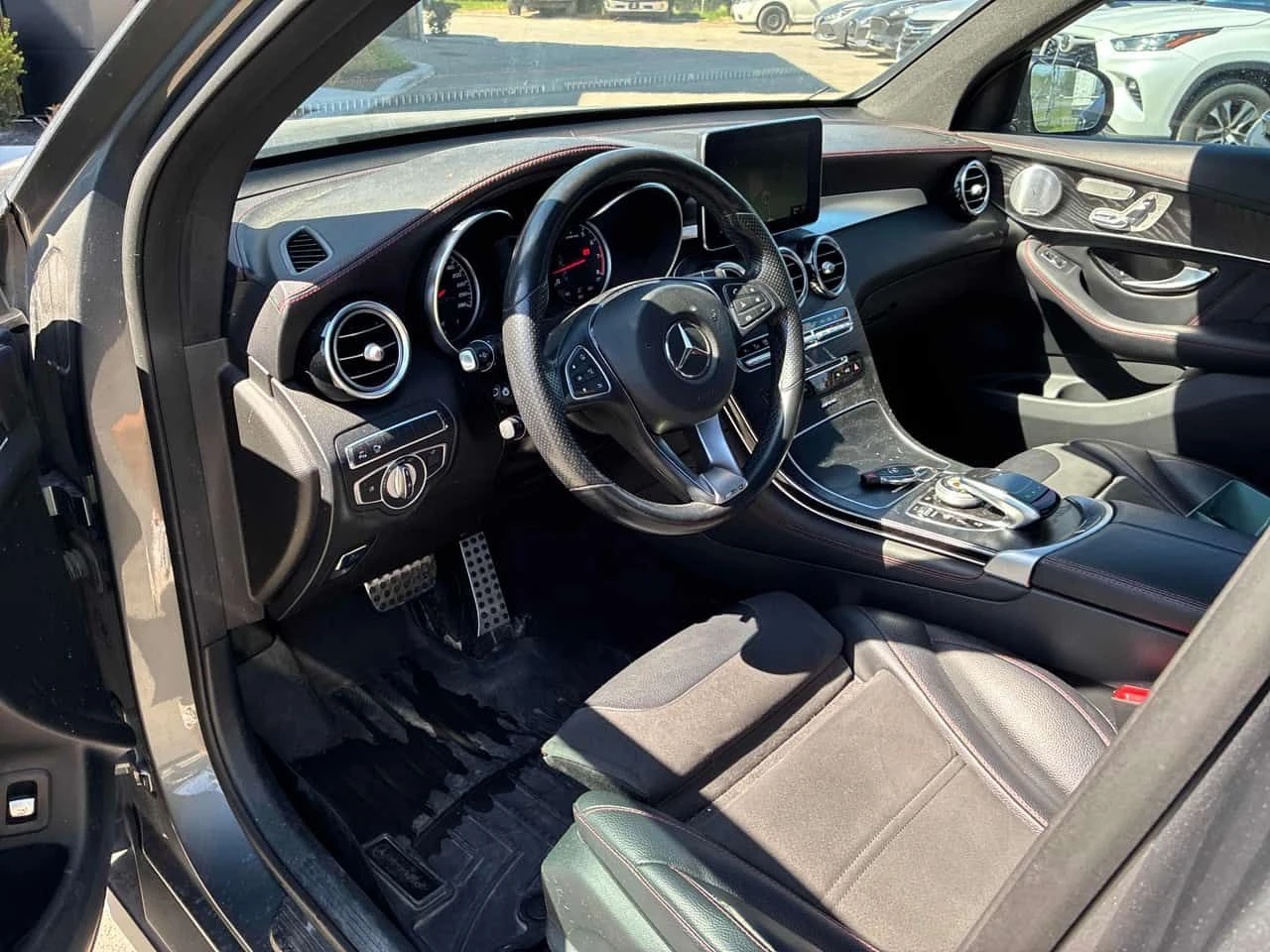 Mercedes-Benz GLC 43 AMG 4MATIC* BURMESTER* PANORAMA* 360КАМЕРИ* , снимка 5 - Автомобили и джипове - 54653296