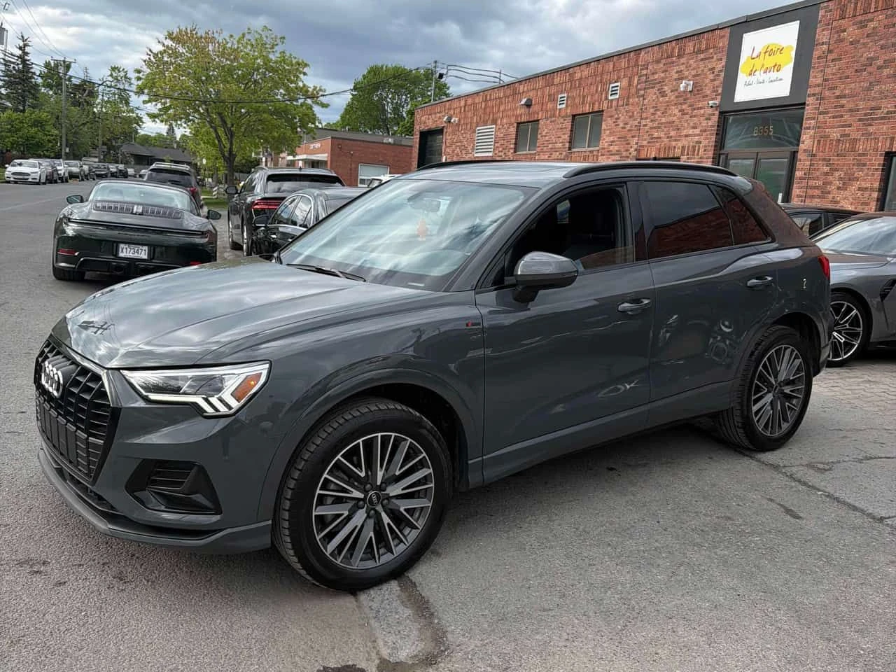 Audi Q3 Komfort /DIS/CAMERA/ПОДГРЕВИ/АВТОКРЕДИТ, снимка 2 - Автомобили и джипове - 54726398