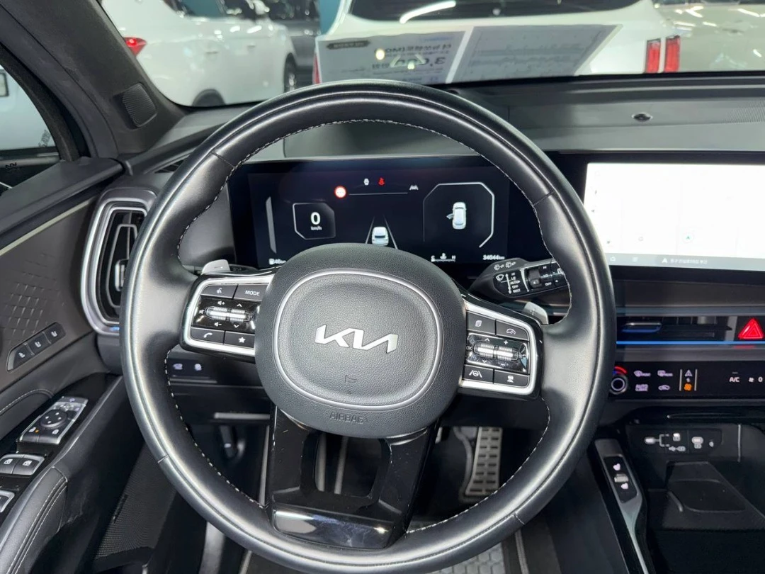 Kia Sorento SIGNATURE: Масаж, 6 места, HUD, 360 cam, Обдухване, снимка 8 - Автомобили и джипове - 55570202
