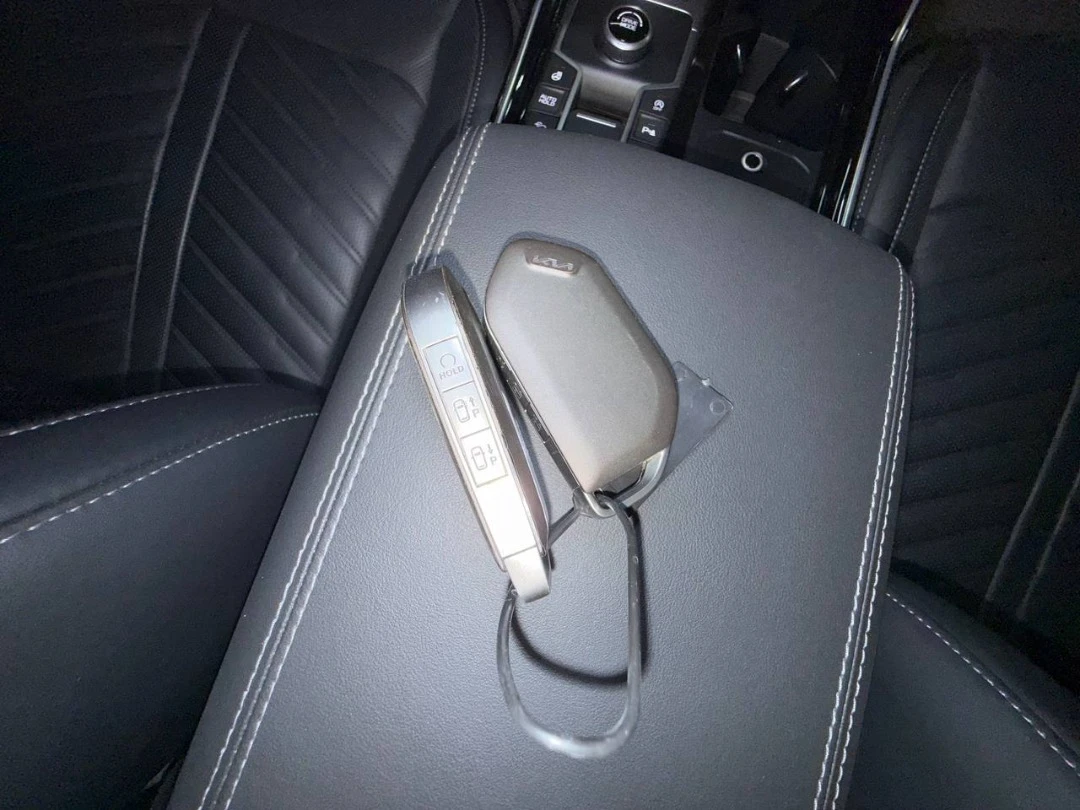 Kia Sorento SIGNATURE: Масаж, 6 места, HUD, 360 cam, Обдухване, снимка 15 - Автомобили и джипове - 55570202