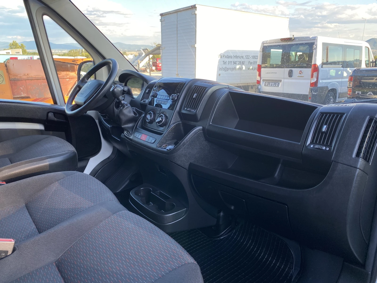 Peugeot Boxer -2.2HDI-165k.c./-2021г./-4.25м.-2.10м., снимка 10 - Бусове и автобуси - 55704520
