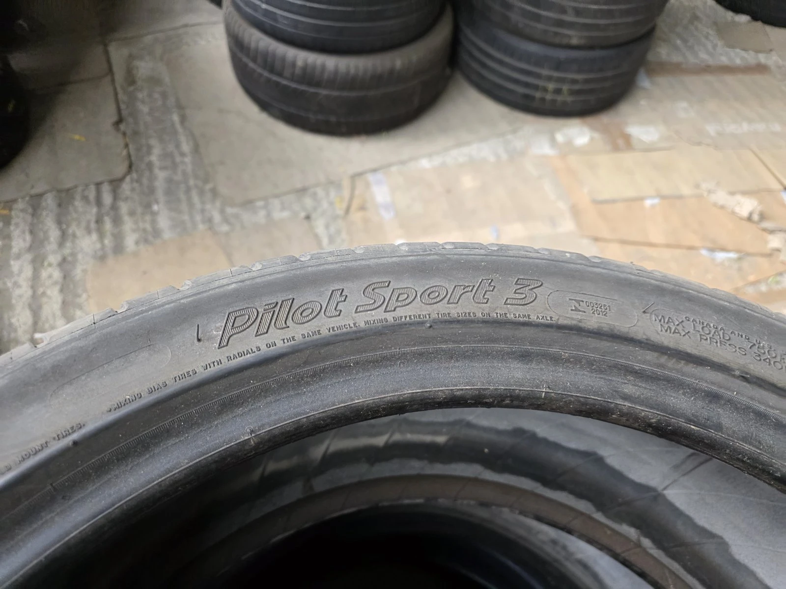 Гуми Летни 245/40R19, снимка 6 - Гуми и джанти - 56730996