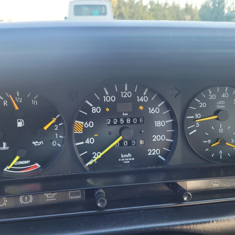 Mercedes-Benz 190 190Е/автоматик, снимка 13 - Автомобили и джипове - 50172051