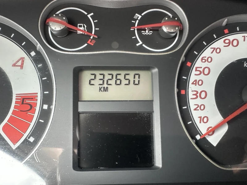 Renault Laguna, снимка 16 - Автомобили и джипове - 51771393