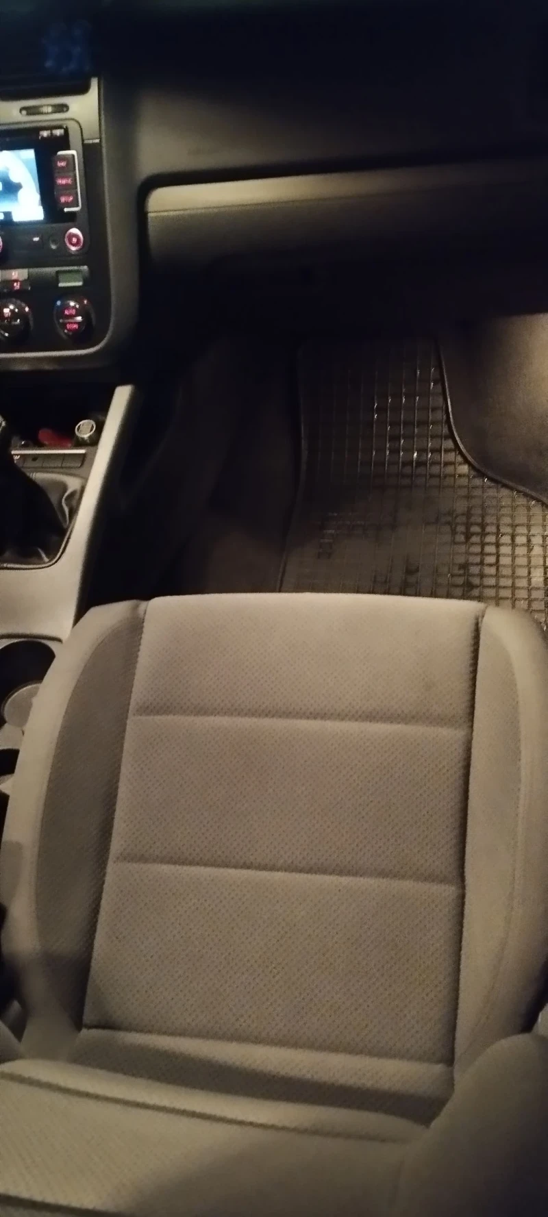 VW Golf 1.6фси 115, снимка 10 - Автомобили и джипове - 52013034