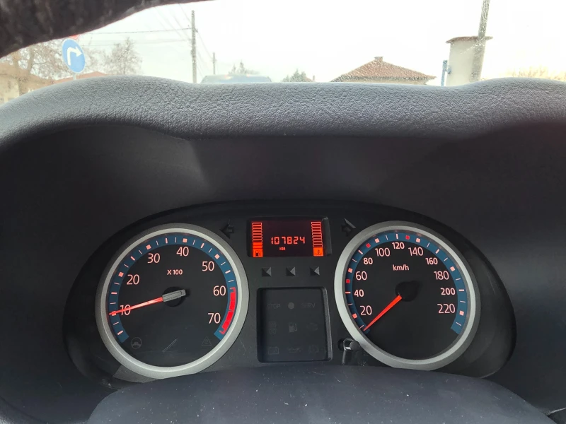 Renault Clio 1.2i Realni KL, снимка 8 - Автомобили и джипове - 53355785