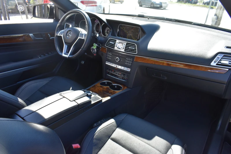 Mercedes-Benz E 400 333H.P UNIQUE* PANORAMA* HARMAN* LINE ASSIST* FRON, снимка 11 - Автомобили и джипове - 53370321