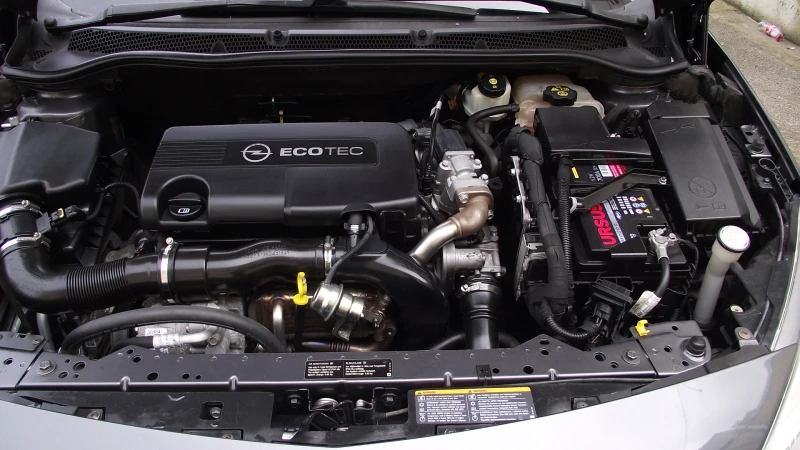 Opel Astra 1.7.d.125.k.c.6.speed.5.100 km., снимка 9 - Автомобили и джипове - 53391645