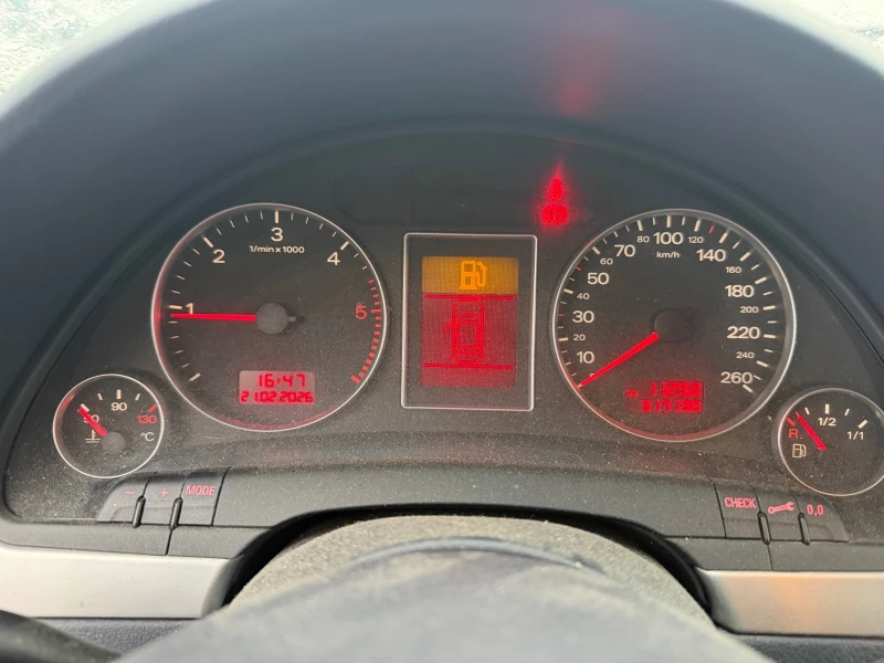 Audi A4 2.0 TDI, снимка 10 - Автомобили и джипове - 53574972