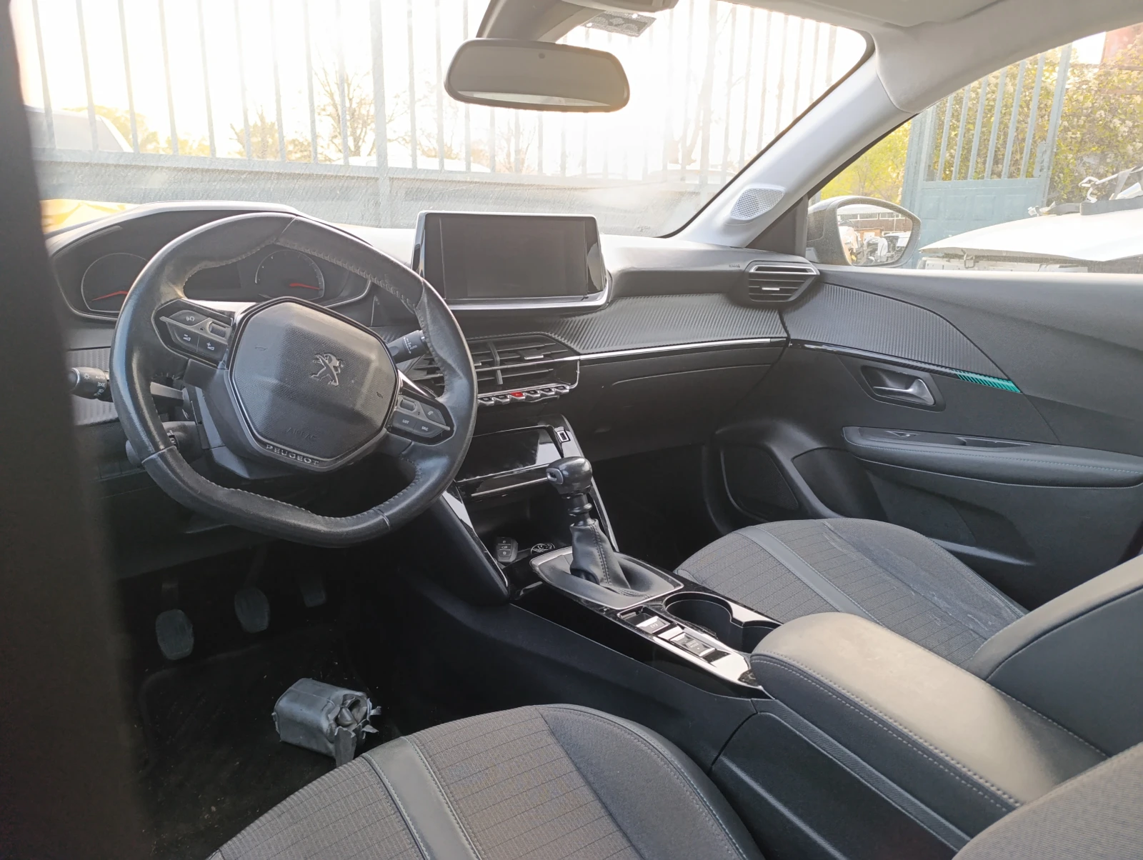 Peugeot 208 1.2i | Mobile.bg — изображение 15