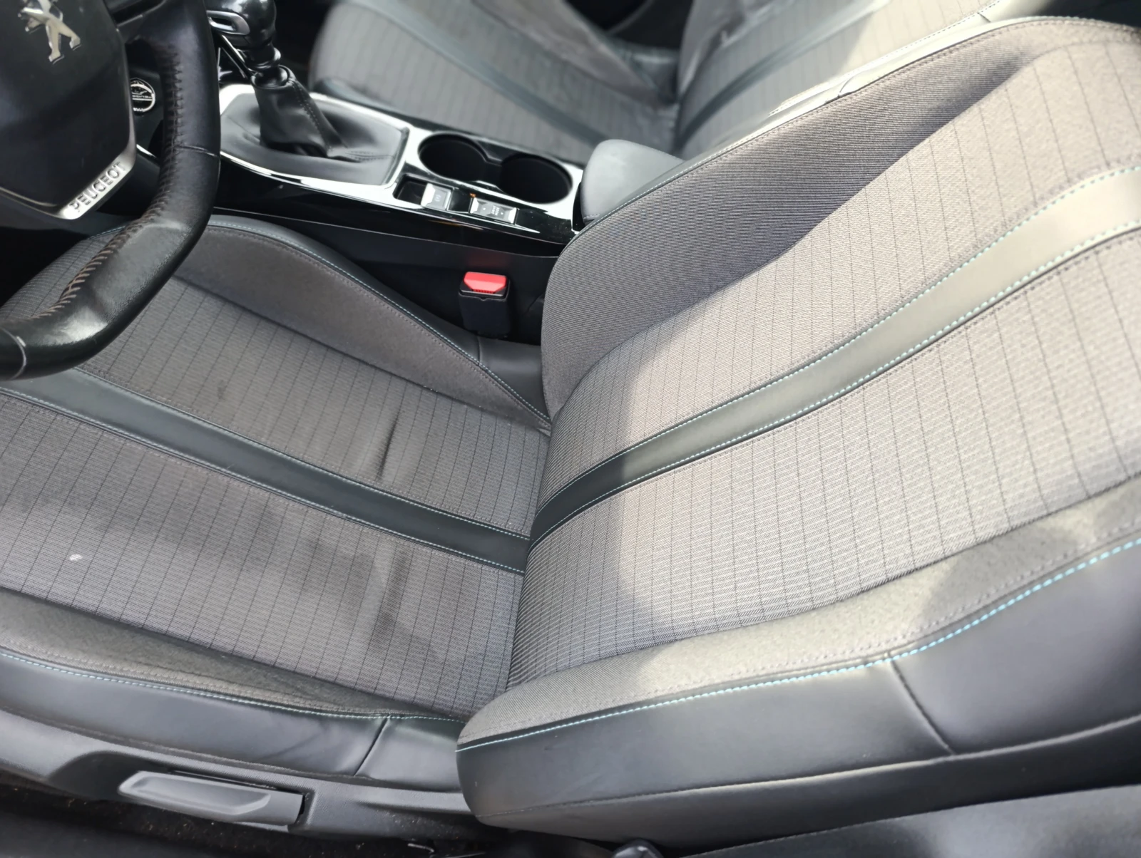 Peugeot 208 1.2i | Mobile.bg — изображение 11