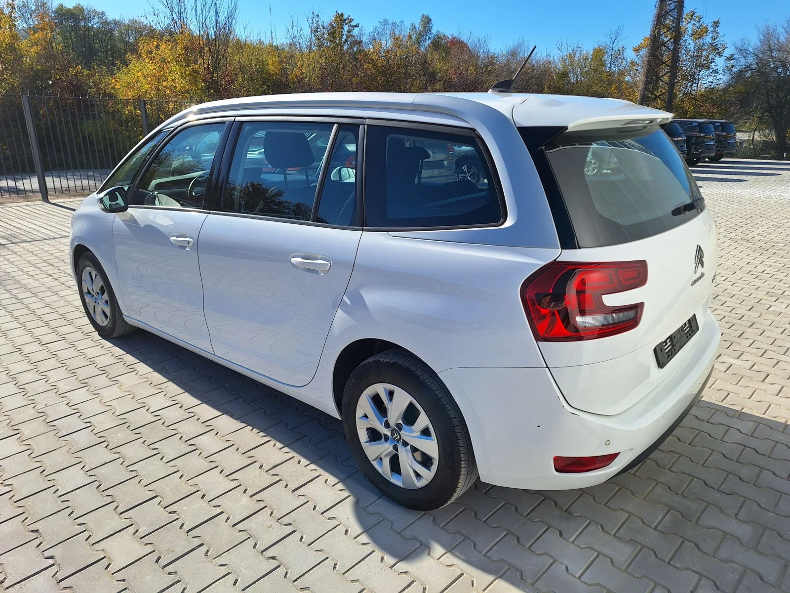 Citroen Grand C4 Picasso 7 места от Италия - изображение 4