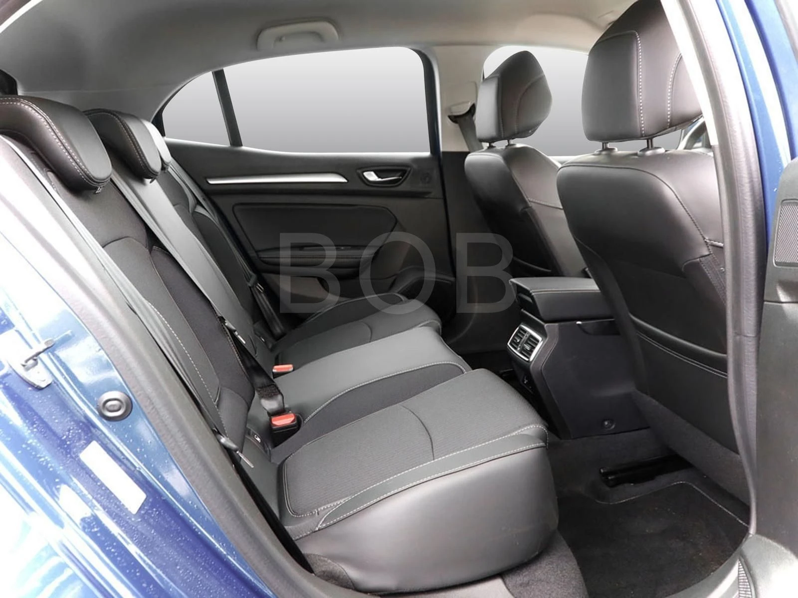 Renault Megane TECHNO/160HP/E-TECH/PHEV/WINTER-PACK/CAM/LED/348v - изображение 8