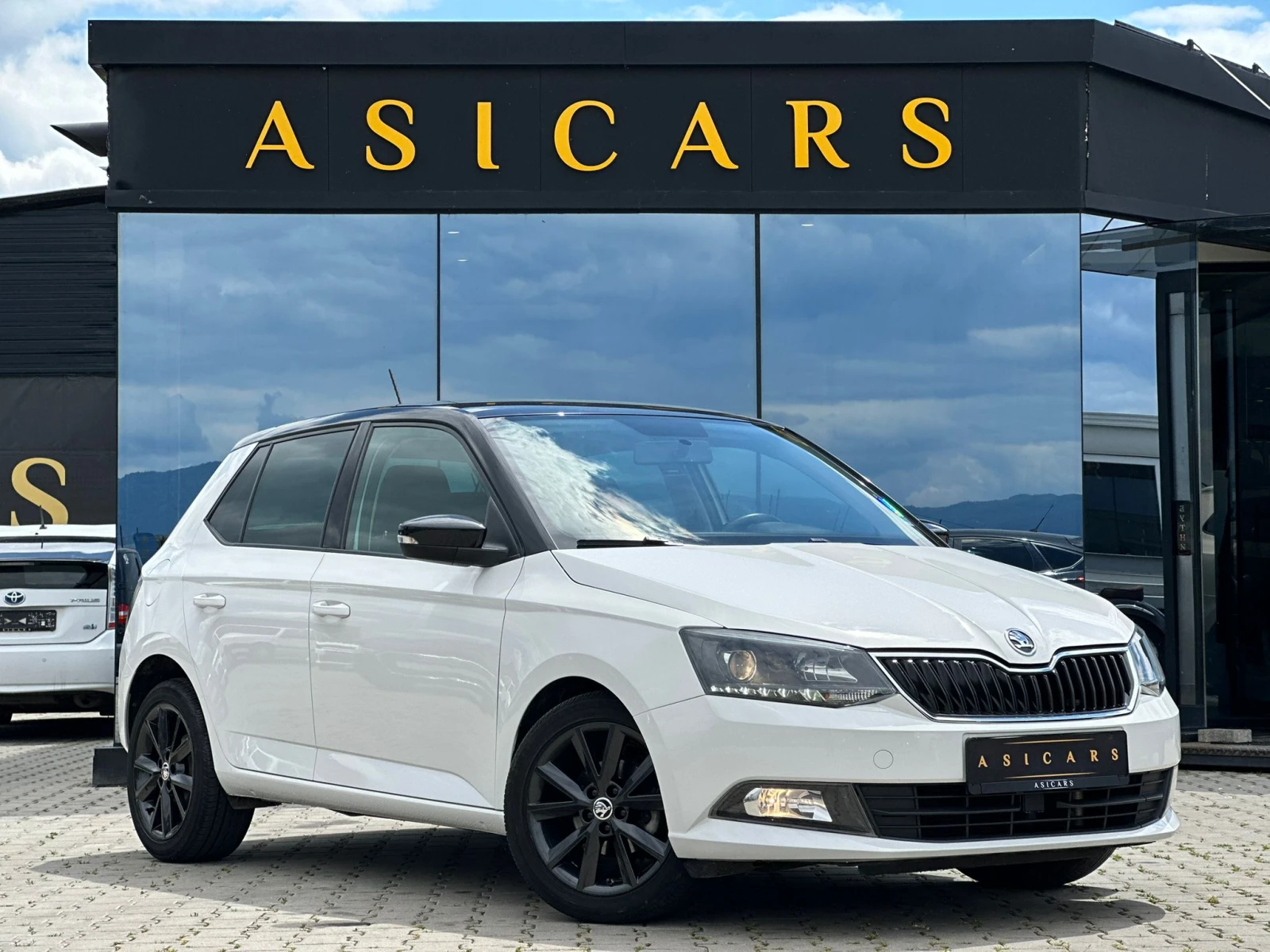 Skoda Fabia / 1.0I / 68000KM / DISTRONIC / EURO 6 / TOP / - изображение 7