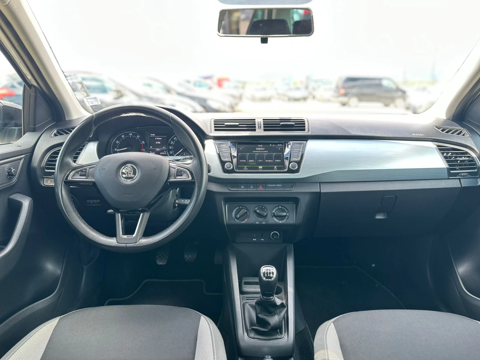 Skoda Fabia / 1.0I / 68000KM / DISTRONIC / EURO 6 / TOP / | Mobile.bg   13